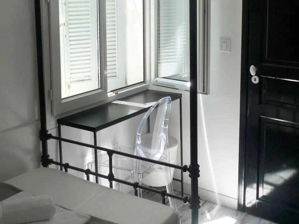 Chanteclair Cannes 0*,  Fransa