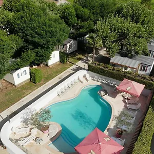 https://le-casque-roi.hotels-rhonealpes.com